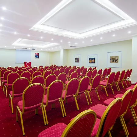 Üdülőközpont Kleopatra Royal Palm 4*