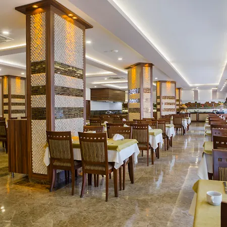 Üdülőközpont Kleopatra Royal Palm 4*