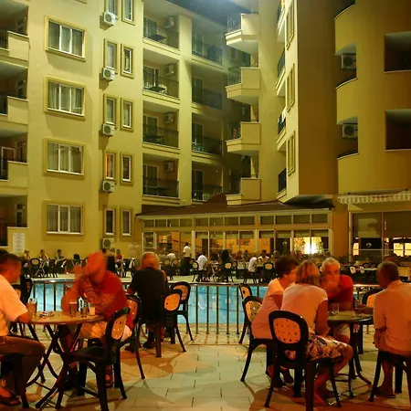 Üdülőközpont Kleopatra Royal Palm 4*